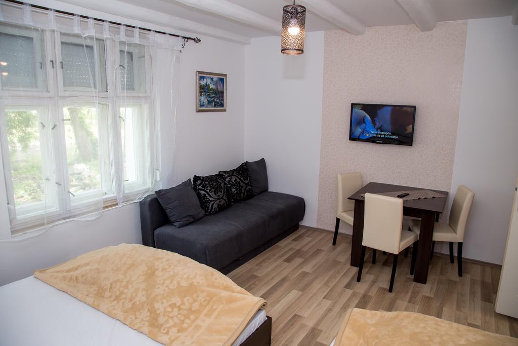 Casa Bella & Nova Hotel Palić Buitenkant foto