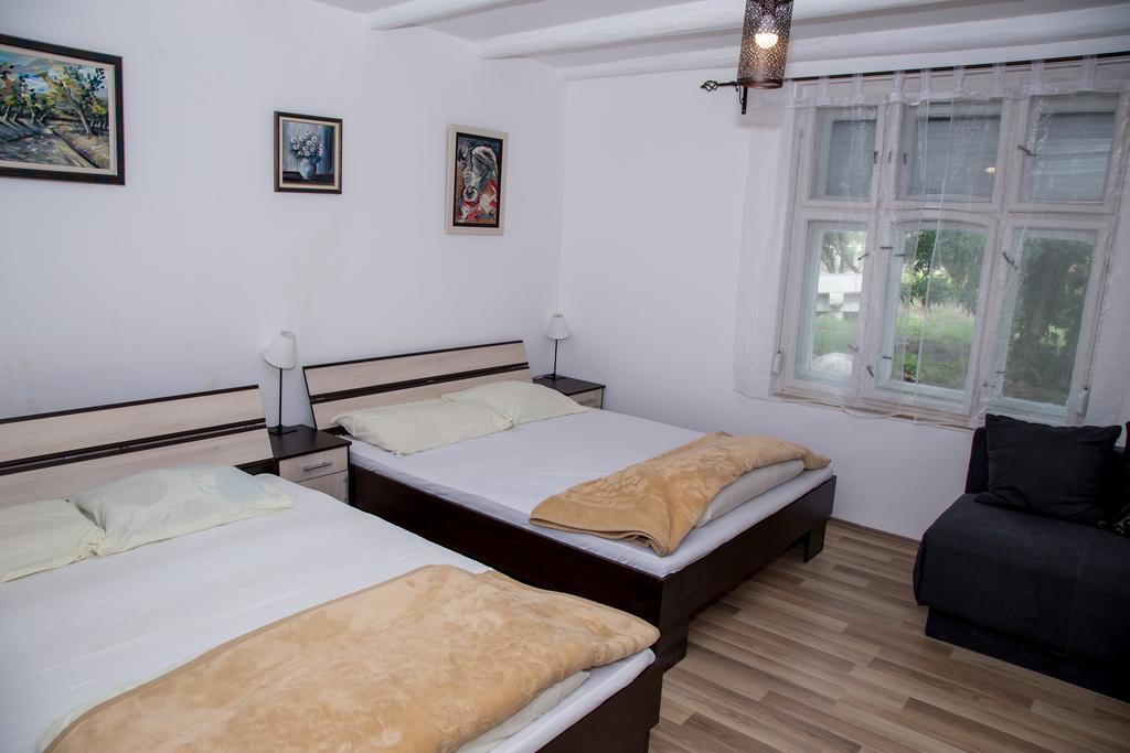 Casa Bella & Nova Hotel Palić Buitenkant foto