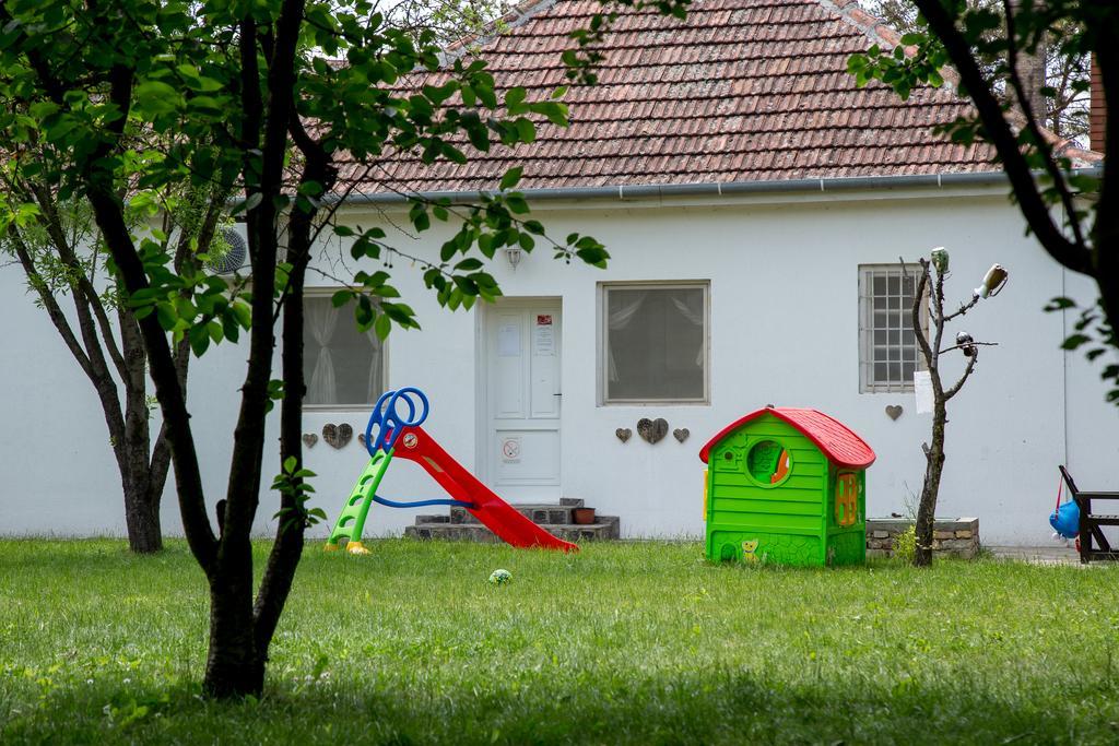 Casa Bella & Nova Hotel Palić Buitenkant foto