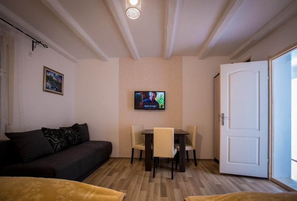 Casa Bella & Nova Hotel Palić Buitenkant foto