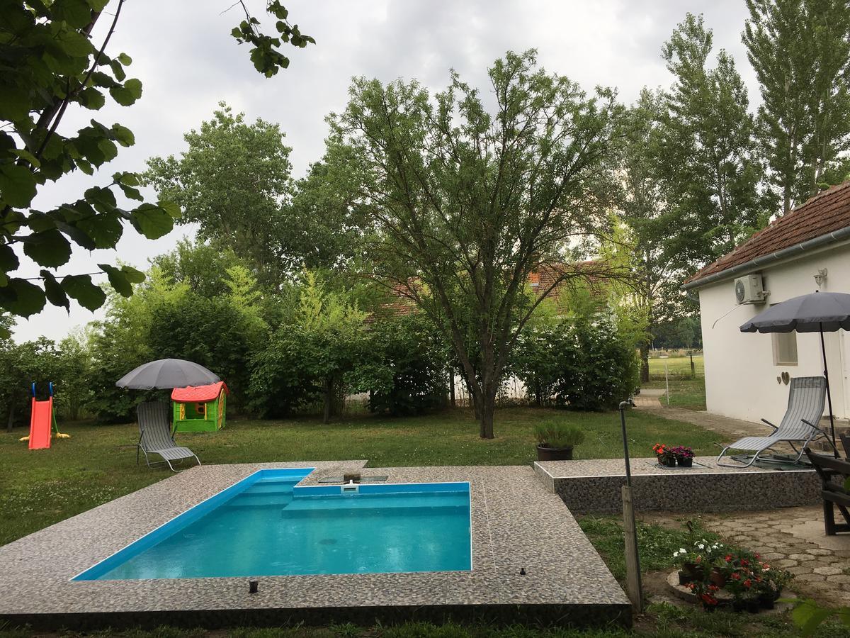 Casa Bella & Nova Hotel Palić Buitenkant foto