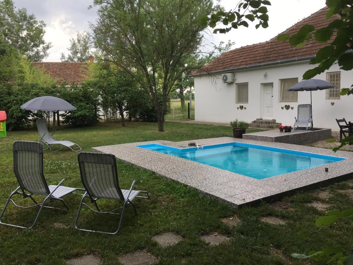 Casa Bella & Nova Hotel Palić Buitenkant foto